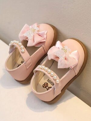 Female pink baby shoes