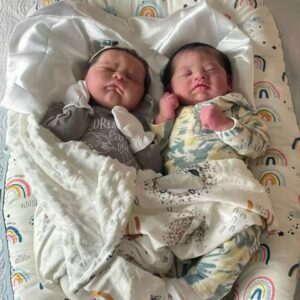 Twinsies